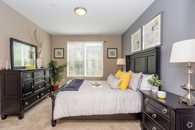 2BR, 2BA - 1108 SF