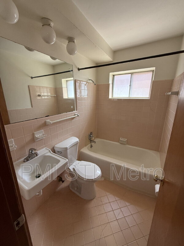 Photo - 4838 S Broadway St Unit B