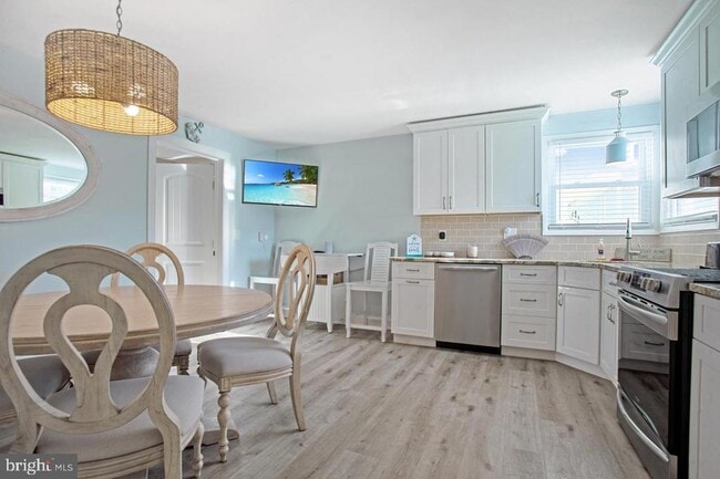 Photo - 6109 Atlantic Ave