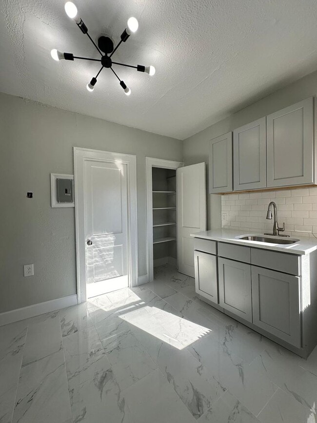 Photo - Grove St Apartments