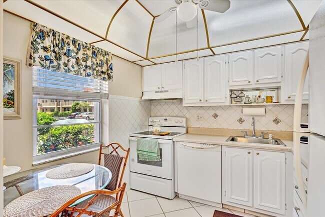 Photo - 22 Abbey Ln Unit 106