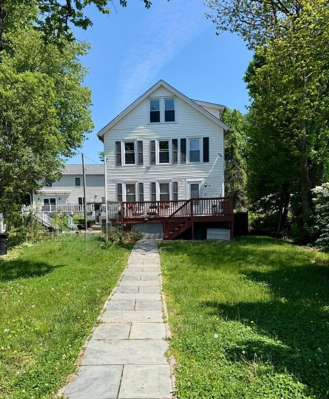 Photo - 33 MacIntosh Rd