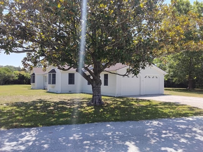 Photo - Newport home on Big lot!