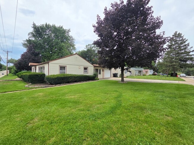 Photo - 336 E Orchard St