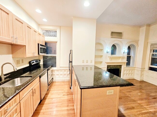 Building Photo - 197 Commonwealth Ave Unit 1 Rental