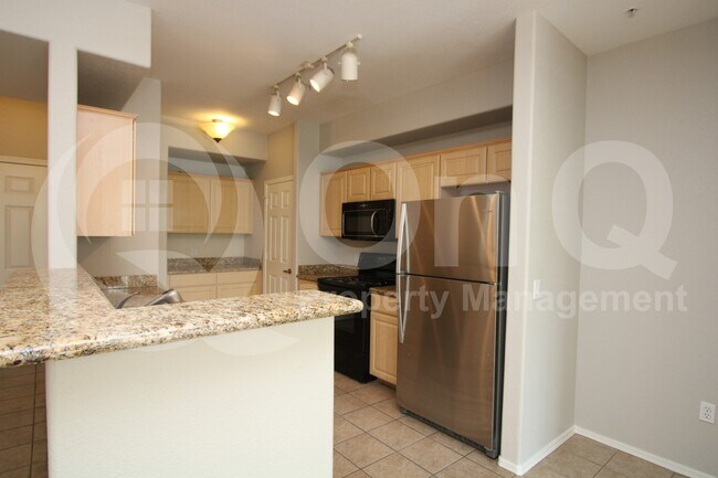 Photo - 420 W 1st St