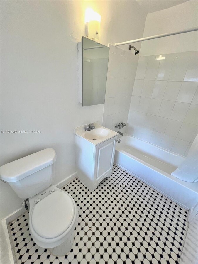 Photo - 700 NE 85th St Unit 14