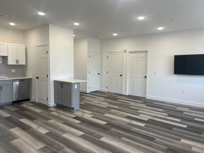 Living & Dining Area - 24 S Elm St Apartments