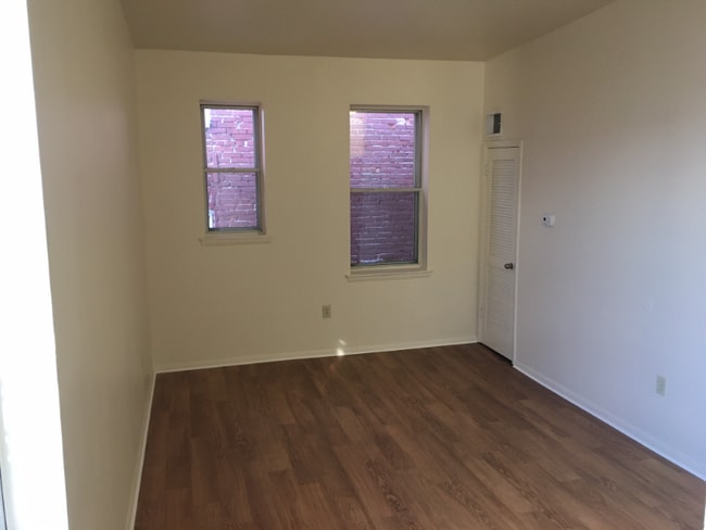 Photo - 15 E Read St Unit 4B