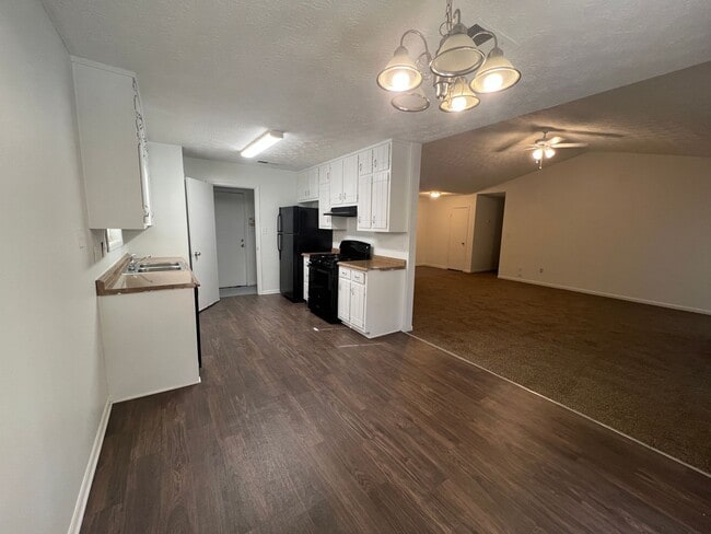 Photo - THE PERFECT 3 BEDROOM 2 BATHROOMS RANCH HOME FOR YOUR FAMILY!