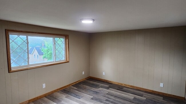 Photo - Four bedroom house available now  in Bradf...