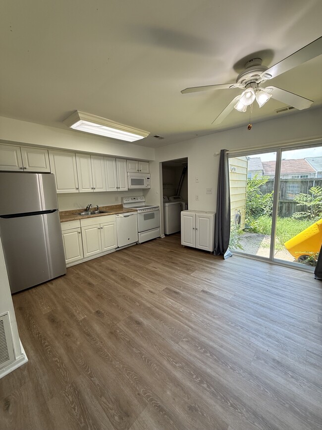 Photo - 6407 Continental Dr