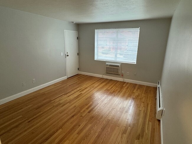 Photo - 378 Park Rd Unit B1