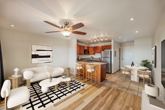 Building Photo - Top-floor, ocean-view 1BR/1BA condo in Honokowai — close to Honokowai Beach Park and Bad Ass Coffee.