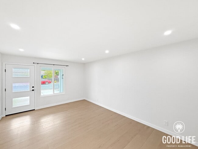 Photo - Comfortable 3B/1BA Home in Mira Mesa with Backyard, In-Unit Laundry and Garage