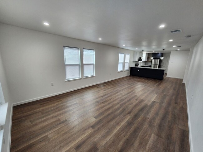 Photo - MODERN DECORATED HOUSE | 4 BEDROOM | 2 BATH | COVERED PATIO | CASITA WITH KITCHEN, BATH & LAUNDRY