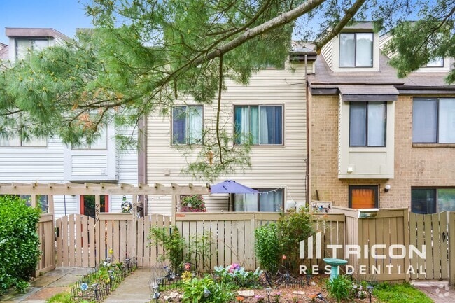 Building Photo - 9877 Brookridge Ct Rental