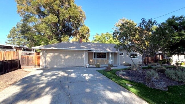 Building Photo - Gregory Gardens P.H. Beautiful 4-bedroom 2 bath home w/ 2 car garage