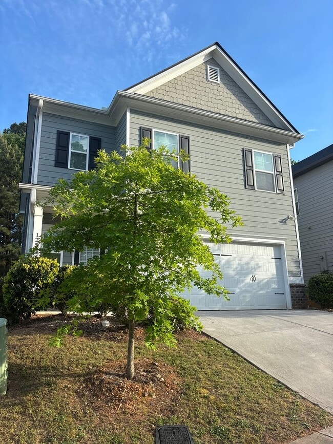 Building Photo - 3-bedroom, 2.5-bathroom single-family home