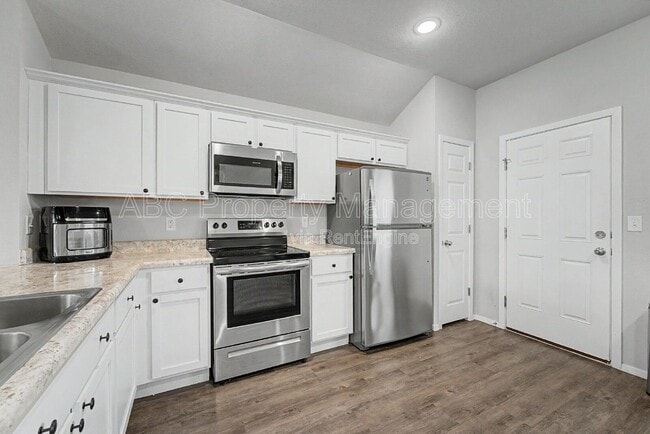 Photo - 946 E Sparrow Cir