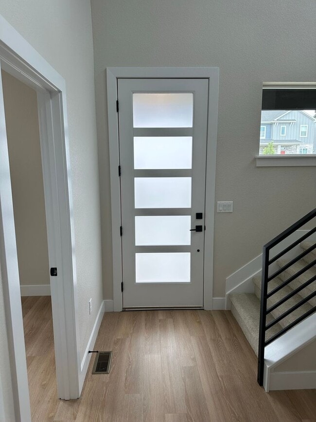 Photo - Beautiful Painted Prairie - 4 Bed room home - Available April!!