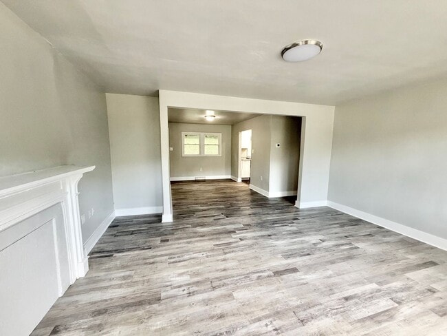 Photo - 1721 Carll St