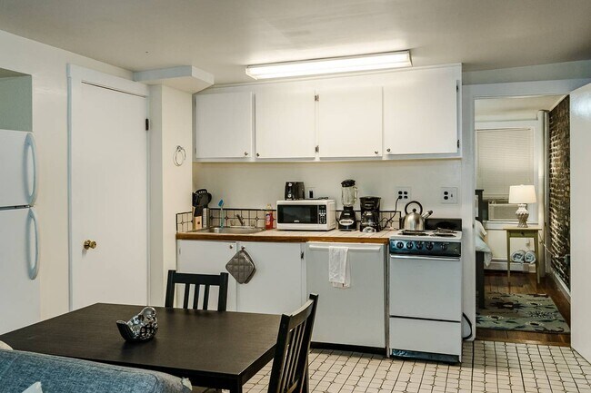 70 Revere St Unidad A