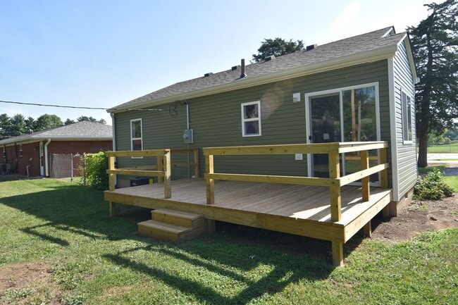 Photo - 2 Bedroom Home Updated!