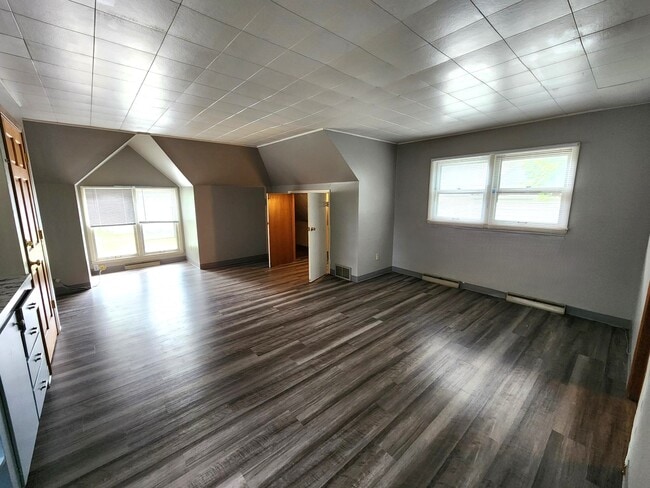 Photo - 215.5 S Governor St