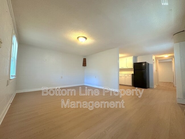 301 Vivian St Unit 2