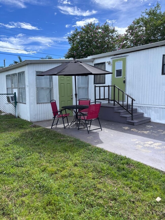 Photo - 508 50th Ave Dr W