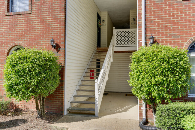 Building Photo - 1553 Penrose Arch Unit 1553 Rental