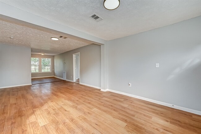Photo - 7946 Jutland Rd