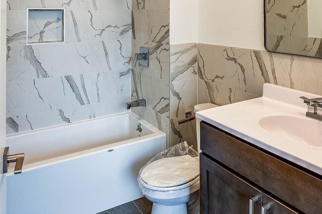 Photo - Waters Edge At Rahway