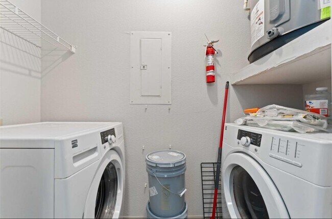 Photo - 3505 Sage Rd Unidad 1606