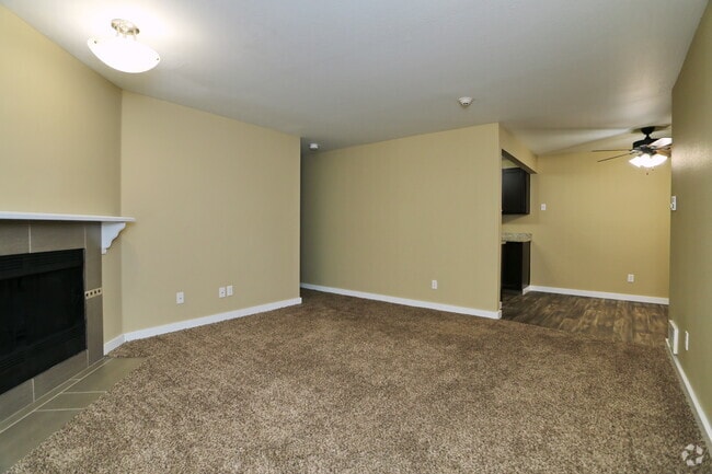 2BR, 2BA - 880 SF - Silver Oak