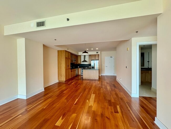 Photo - 601 W Rosemary St