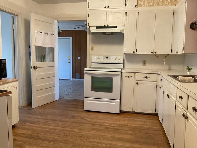 Photo - AMAZING 3 Bedroom 2 Bath Home COMING SOON ...