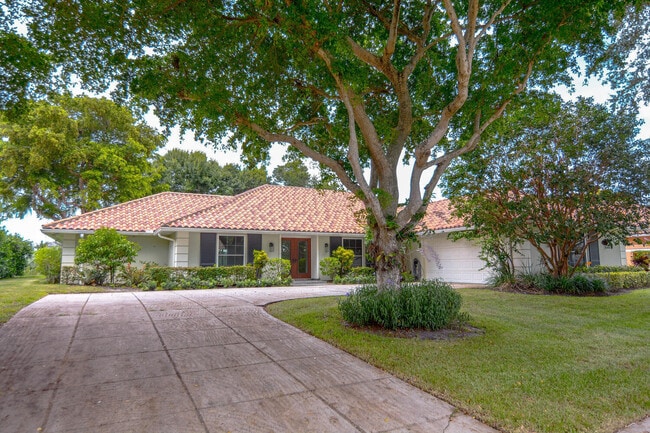 Building Photo - 3301 Embassy Dr Rental