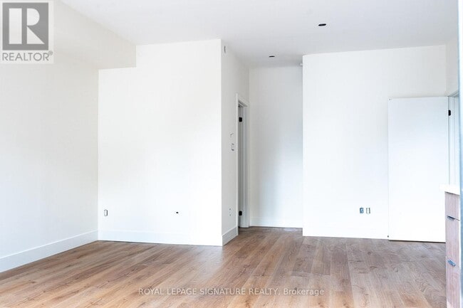 Photo - 7 Earnscliffe Rd Unit #4