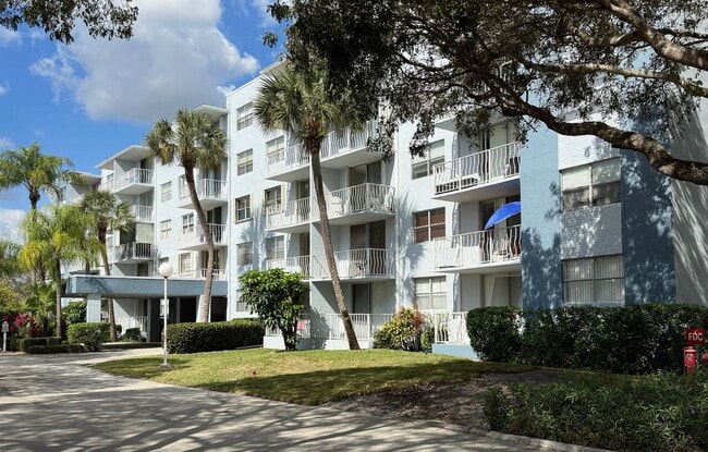 Photo - 470 Executive Center Dr