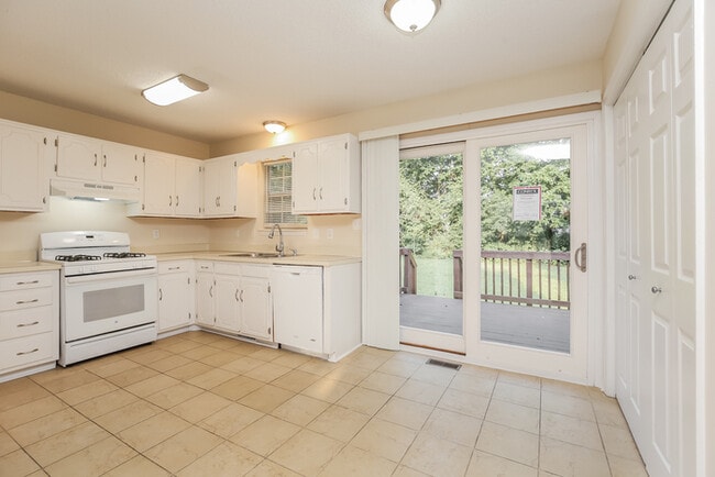 Photo - 63 Grassmire Dr