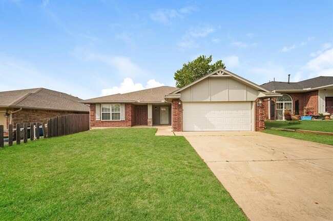 Building Photo - 9423 Peachtree Ln