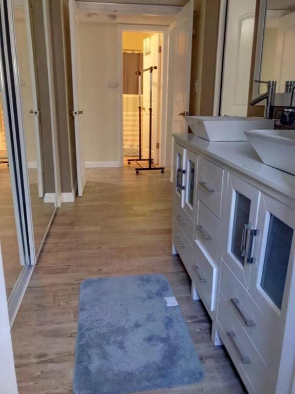 Photo - Beautifully updated house in Burbank Blvd is now available for rent