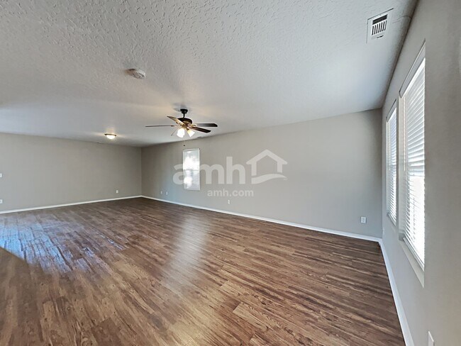 Photo - 1038 N Cambrick Dr