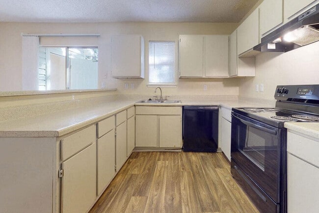 Photo - Covington Glen