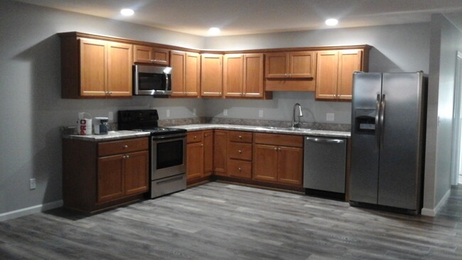 Full kitchen - 101 S Future St Apartment Unit A