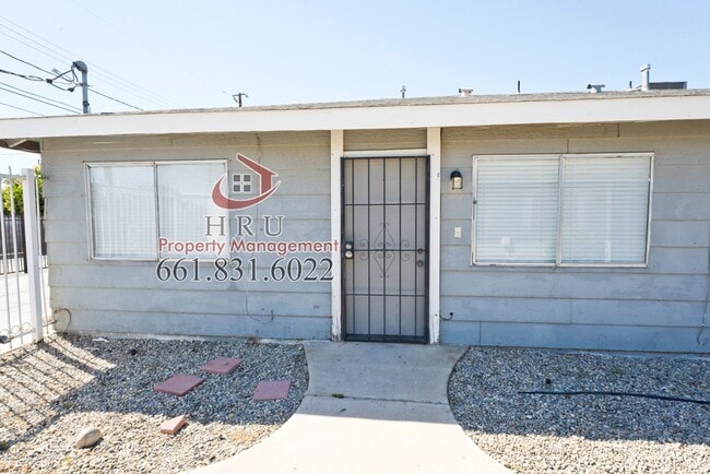 Building Photo - 2901 S Chester Ave Unit #C