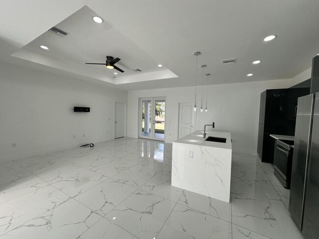 Photo - 325 Paulcrest Ave