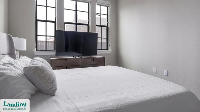 1215 Sawyer St Unit 124